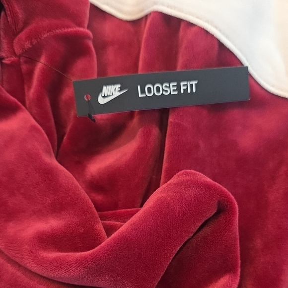 Nike Burgundy and White Velour Hoodie - Picture 4 of 8